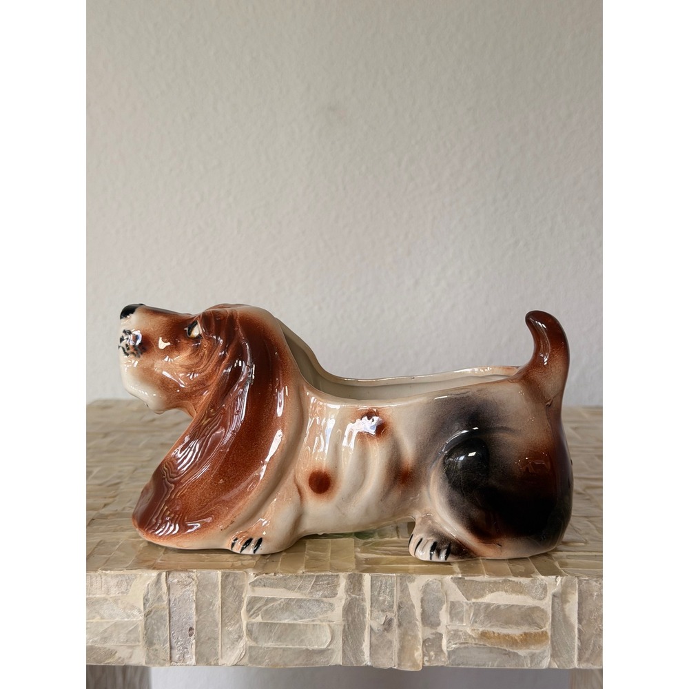 Vtg Brown and White Basset Hound Ceramic Planter Dresser Caddy Pipe Holder